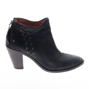 Trask, Suede, Made in Mexico, Women’s Heeled booties, size 8.5 lace up detail